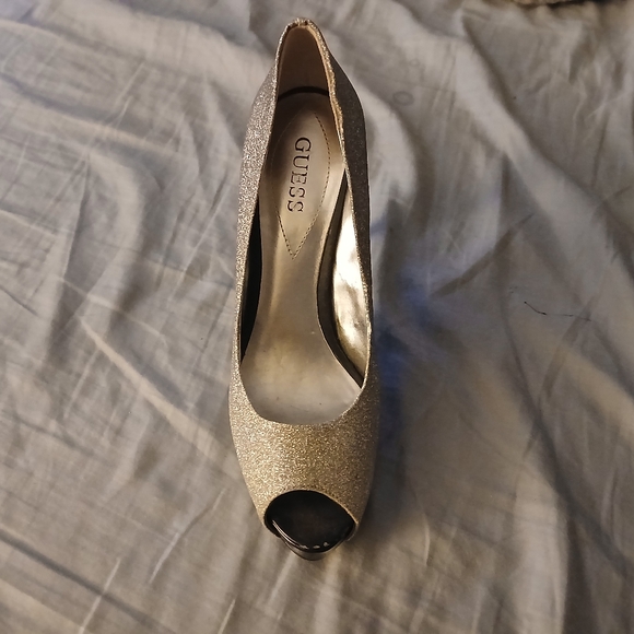 Silver glitter Guess pumps - Picture 3 of 3